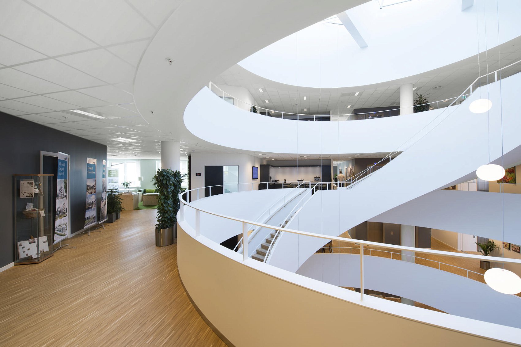 Офисное здание в Гладсаксе_1